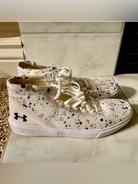 Under Armour youth size 7